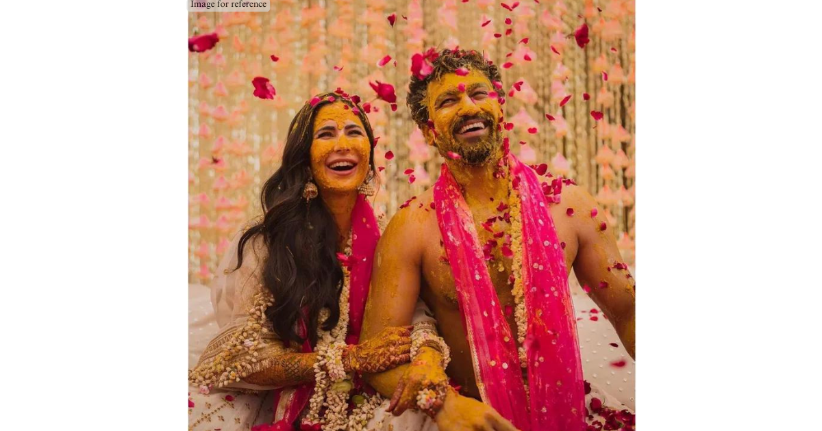 Vicky Kaushal reveals that he first saw his wife Katrina Kaif at an award show when he proposed to her